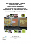 Pinnwände mit während des Workshops entstandenen Mindmaps; Frau bei der Feld- und Bestimmungsarbeit; Vertreter verschiedener Insektenordnungen, Mann bei der Feldarbeit und bei der Betrachtung von Fliegen 