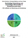 Titelcover des BfN-Skript 593 mit dem Titel „Nachhaltige Entwicklung und nachhaltiges Wirtschaften in Biosphärenreservaten – Ein Leitfaden zur Bewertung und Umsetzung“