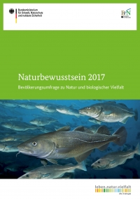 Cover swe Broschüre Naturbewusstsein mit einem Dorschschwarm