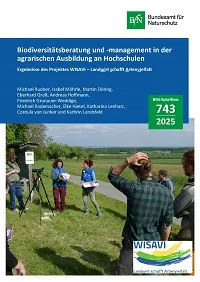 Cover von BfN-Schriften 743; Titelbild: Erläuterung von Biodiversitätsmaßnahmen mit Studierenden – Exkursion (Foto: M. Döring)