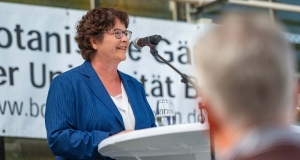 Die Präsidentin des BfN Sabine Riewenherm am Rednerpult.