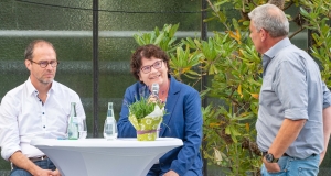 Martin Kaiser, Sabine Riewenherm und Jürgen Vogt (v.l.n.r.) auf dem Podium