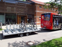 Biosphärenbus mit Anhänger für den Fahrradtransport