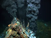 Schwarzer Raucher am Mittelatlantischen Rücken