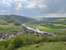 Blick vom Weinberg Ruehle auf Pegestorf und Ruehle.