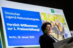 BfN-Präsidentin Sabine Riewenherm begrüßt die Gäste der Preisverleihung