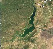 Satellitenbild des Itezhi-Tezhi Reservoir bei Niedrigwasser.