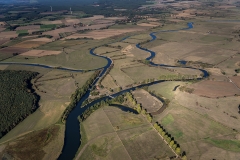 Luftaufnahme Leinezufluss in die Aller bei Hademstorf, östlich von Winsen (Aller) gut erkennbar die Schleusenanlage zum Höhenausgleich zur Leine 