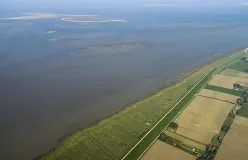 Luftaufnahme Blick in Richtung Nordost über die Küstenlinie der Schafhauser Leide