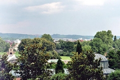 Blick nach Nordosten über das Neckartal mit Stuttgart-Bad Cannstatt auf die westl. Ausläufer des Schurwaldes (Foto: Rolf Heimann)