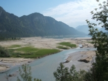 Blick vom Sylvensteinsee auf die Jachenauer Vorberge (Foto: Usch Martin)