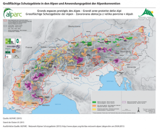 Karte: Großflächige Schutzgebiete in den Alpen und Anwendungsgebiet der Alpenkonvention