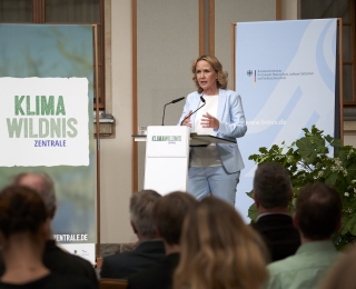 Ministerin Steffi Lemke eröffnet KlimaWildnisZentrale in Berlin