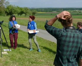 Erläuterung von Biodiversitätsmaßnahmen mit Studierenden