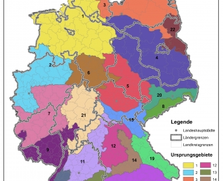 Die Abbildung 3 zeigt auf einer farbigen Karte die Einteilung Deutschlands in 22 Ursprungsgebiete für gebietseigenes Saatgut krautiger Arten